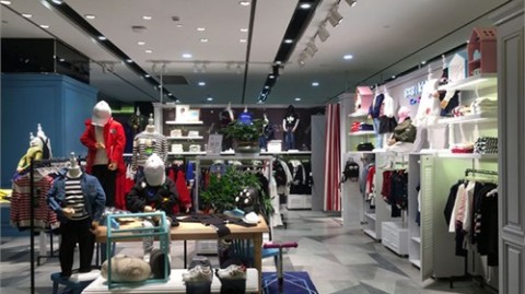 3㎡货架浪费了80%营业额？这篇服装展示设计方案揭秘4个让顾客多留15分钟的陈列心智
